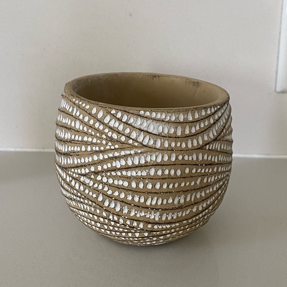 Plant/flower pot - Picture 1 of 1